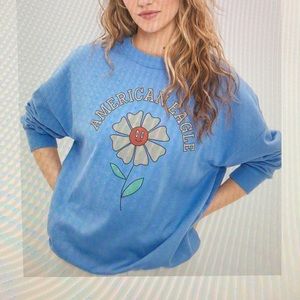 American Eagle Oversized Graphic Swestshirt